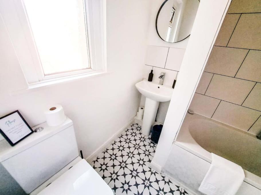 3 Bed Flat Near To Cardiff And Cardiff Bay Apartment Luaran gambar