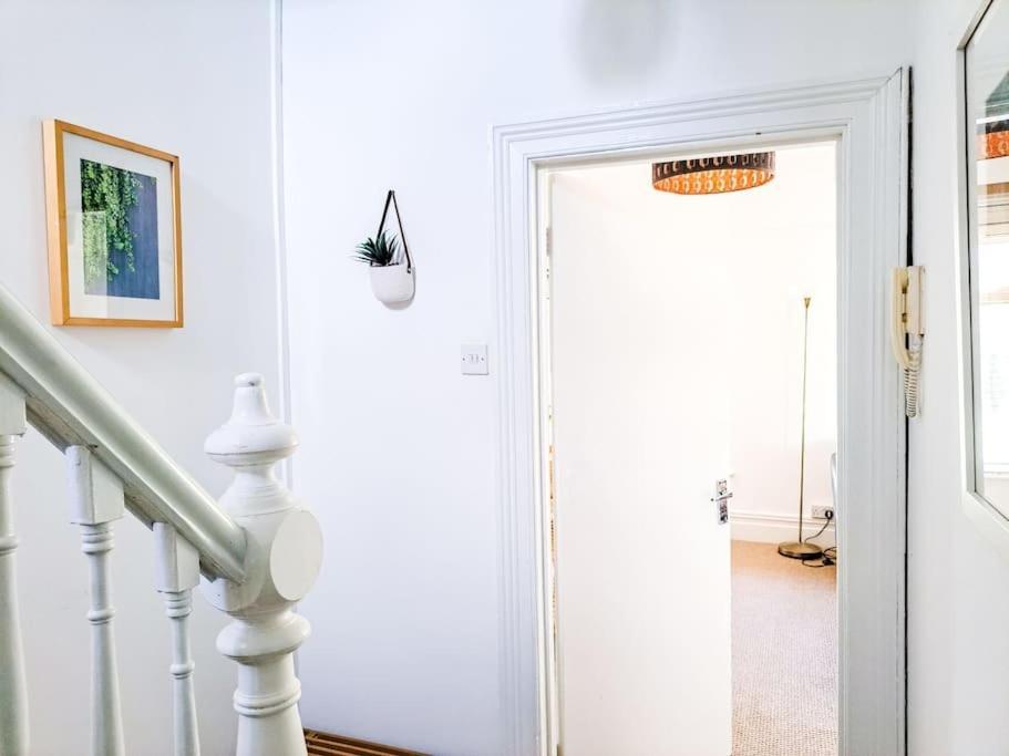 3 Bed Flat Near To Cardiff And Cardiff Bay Apartment Luaran gambar