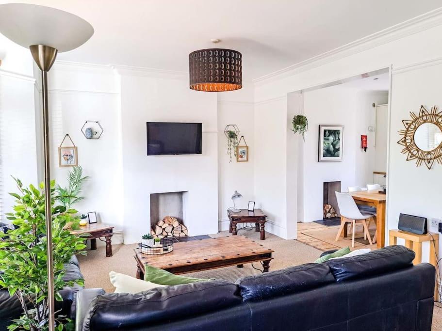 3 Bed Flat Near To Cardiff And Cardiff Bay Apartment Luaran gambar